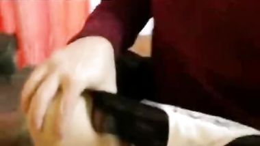 طنط تفتح رجليها وتتناك