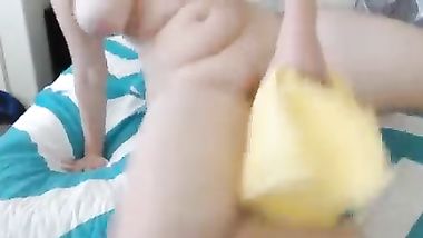 اخته هايجه وعايزه تتناك