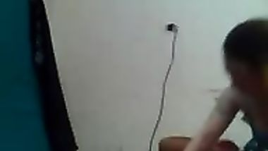 نيكه من الاءخر على الكنبه فى الشقه