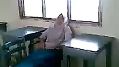 ماليزيا نيكل بنت فى الفصل من الافلام الجيده نيك اسيوى