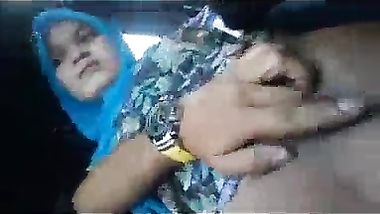 البت وخطبها بيعلمها اذاى تجيب شهوتها