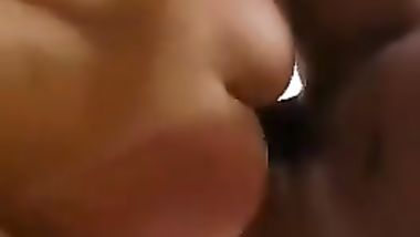 زانية بيرزع فكسها وبيهينها ويضربها بالشبشب