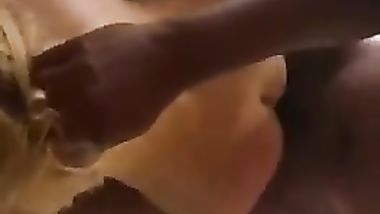 زانية بيرزع فكسها وبيهينها ويضربها بالشبشب